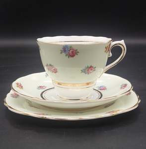 China Brands C: Colclough - Scattered Flowers on Green Band - Trio
