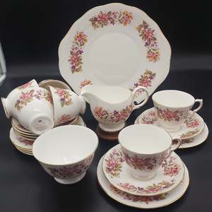 China Brands C: Colclough - Wayside - 21-piece Tea Set
