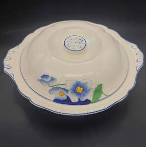 Johnson Brothers - Blue Flowers - Lidded Serving Dish