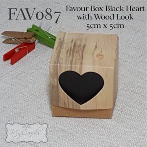 Kraft Wood Look with Black Heart Favour Box 5cm Cube