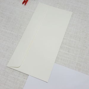 Cream: Munken Cream DLE Envelopes Rectangle Flap