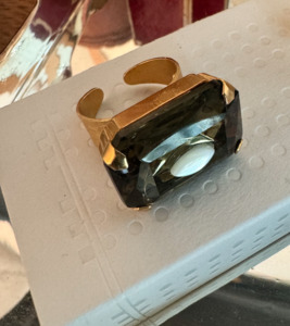 Cocktail ring – smoky taupe crystal, gold verneuil, mother of pearl - My Exhibition