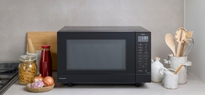 Panasonic 27L, 1000Watts Flatbed, No Turntable Inverter Microwave – Black – &hellip;
