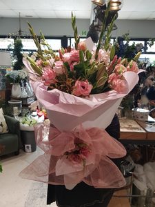 Products: Pink Bouquet – Myrrh & Co Florist Mt Maunganui