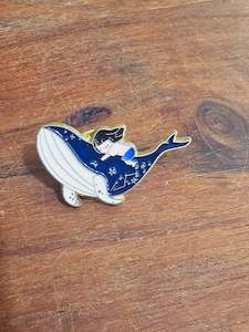 Pins Broach: Constellation Whale Bag Pin