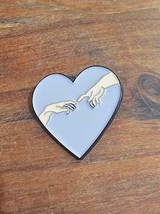 Pins Broach: Hand heart Bag Pin