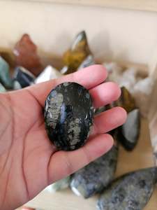 Palm Stones: Que Sera Palmstone