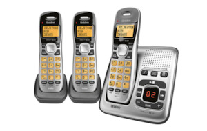 Uniden: Uniden DECT 1735+2 Triple Handset Cordless Phone
