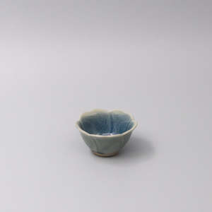 Amane Sapphire Flower Sauce Bowl