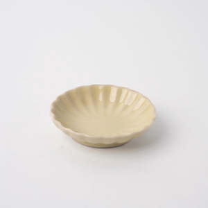 Yellow Round Chrysanthemum Sauce Dish