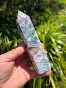 Moss Agate Tower, Rainbow