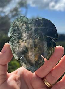 Moss Agate Monstera Leaf