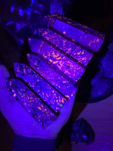 Yooperlite Point/Ultra Violet Sodalite