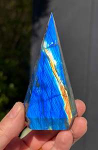Labradorite: Labradorite Diamond 1