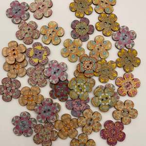 Buttons: "Steampunk" flowers wooden buttons - pack of 25
