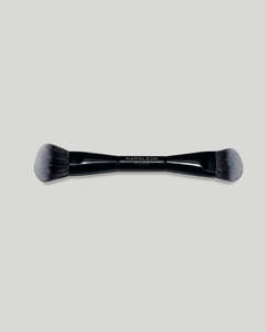 Makeup Tools: CAMERA FINISH FACE BRUSH