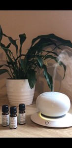 Products: Ceramic Aroma Diffuser + 'Tranquility' blend or 'Breathe Easy' essential oil. 10ml