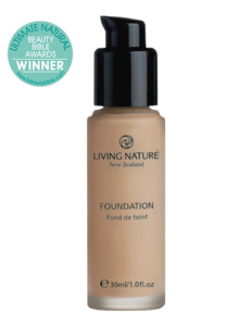 *Living Nature Foundation Pure Beige 30ml