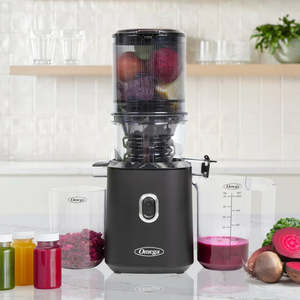 *New*Omega OMJCSMVBBK13 Time Saving Cold Press Batch Juicer *Due 10AUG*