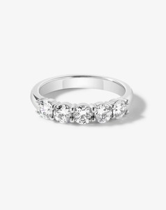 Diamond Wedding Bands: Grand Diamond Dancer