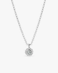 Nzfw Loaning Suite: Diamond Darling Knots Necklace White Gold