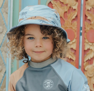 Fashion: Cry Wolf Reversible Bucket Hat