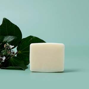 Skin Care: Frankie Apothecary Vanilla & Kawakawa Conditioner Bar 60g