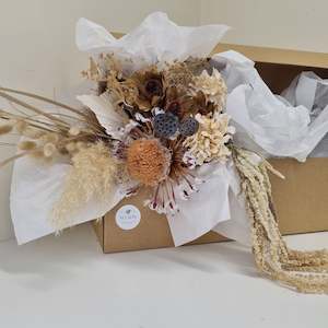 Dried Flower Box - Neutral Tones