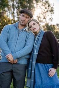 Mens Jerseys And Sweaters: POSSUM & MERINO MENS JACKET MOSS STITCH BT889