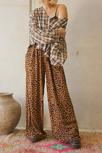 Neon Collective: Maggie Long Sleeve Crop - Winter Brown Flannel