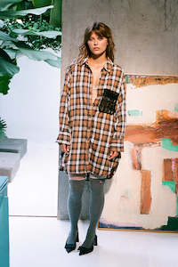 Blouses Shirts: Classic Oversized Boyfriend Shirt - Flannel Winter Brown