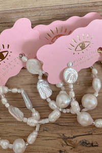 Jewellery: Chunky Pearl Bracelet