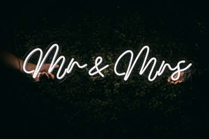 Event Neon Signs: Mr & Mrs - LED Neon Sign
