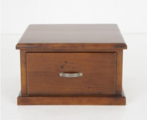 Italian Lamp Table – Nest Furniture