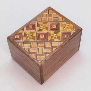 Japanese Secret Box: Japanese Puzzle Box 2 Sun 7 Steps Natural Walnut Wood