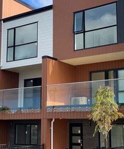 Glass Balustrade System: Side Clamp Balustrade