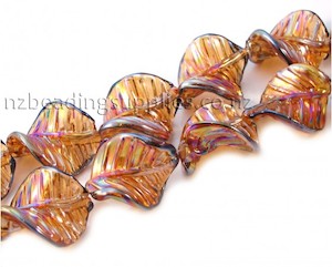 Lampwork: Lampwork - Leaf - 25mm x 30mm - 8 pieces