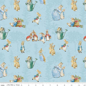 Peter Rabbit: The Tale of Peter Rabbit - Vignettes of Peter & Friends on a Blue Background