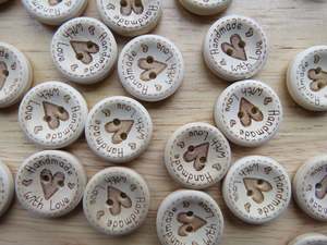 Buttons: 25  x 25mm Large Heart in Centre with  Handmade with love on circumference buttons