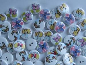 50 mixed print Bee and butterfly  white black 15mm buttons