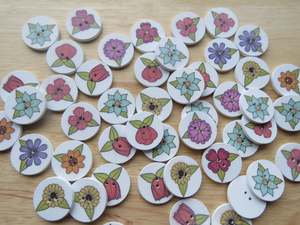 50 Large Single Flower with leaves print with white background 25mm buttons