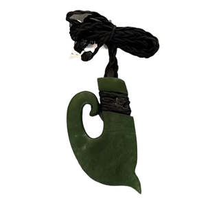 New Zealand Greenstone Jewellery: Pounamu Hei Matau Pendant 55mm