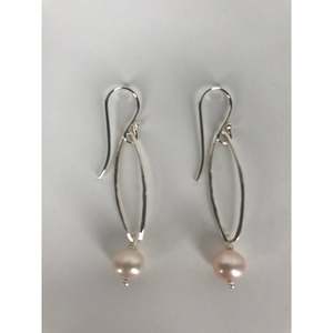 Ali Shannon: Pearl Oval Link Earrings