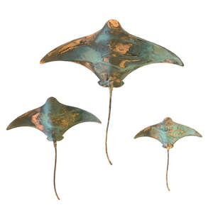 Sculpture: Copper Stingray Trio | Green Swirl