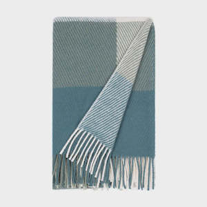 Bernice 100% Wool Throw | Easy Breezy