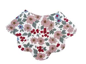 Meal Time: Scallop Buds Dribble Bib