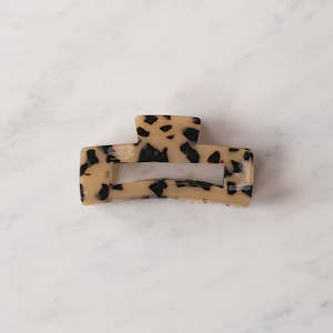 Hair Accessories: Claw Clip | Large | Light Tort