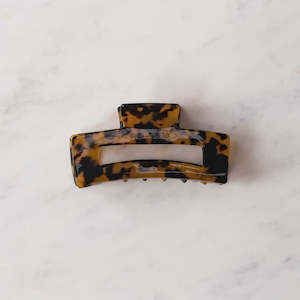 Hair Accessories: Claw Clip | Large | Dark Tort