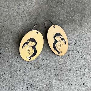 Gifts: Earrings, bronze - Māmā II