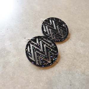 Nga Uara: Earrings Black Glitter, Mana